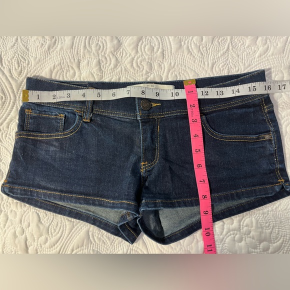 American Eagle Outfitters Women's Dark Blue Denim Short Shorts - Picture 4 of 5